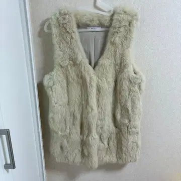 DoDo 아이보리 퍼 베스트