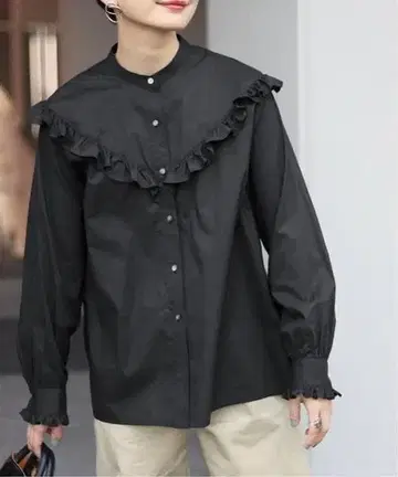 컨디션 최상 정가 1.1만 블랙 저널 코튼 로운 숄더 프릴 블라우스