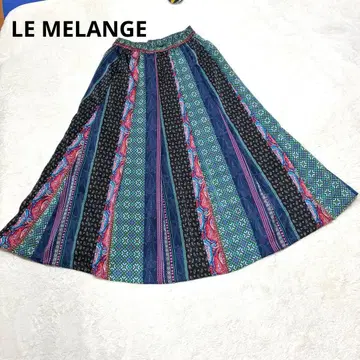 LE MELANGE 롱 기장 플레어 스커트 실크 느낌 페이즐리 꽃무늬