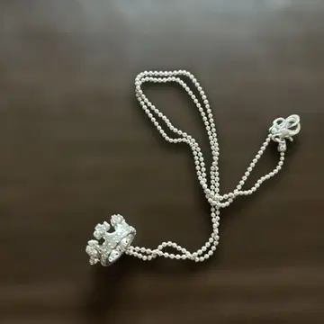 크라운 모티브 목걸이