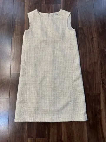 [ 새상품급 ] STRAWBERRY FIELDS 트위드 원피스 슬리브리스