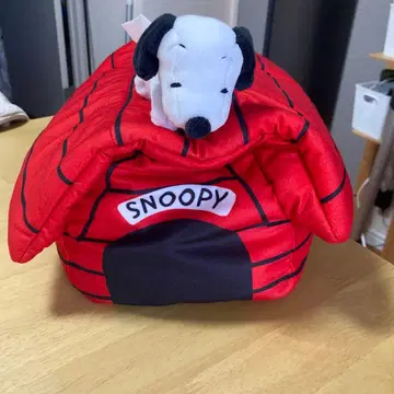 스누피 강아지집 모양 티슈 케이스