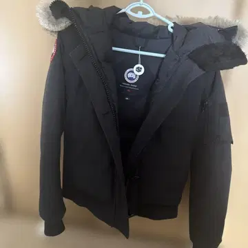 Canada Goose 블랙 다운 자켓 M
