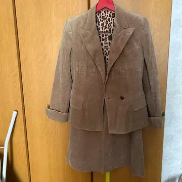 Harrods 베이지 코듀로이 스커트 셋업 3