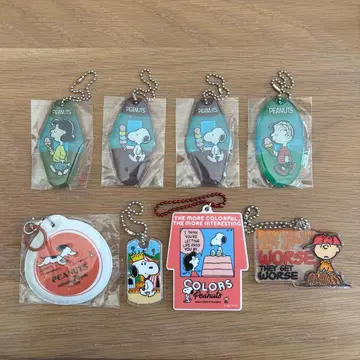 스누피 아크릴 키링 8개 세트