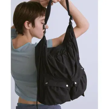 un/neu [발수] 개더 아웃포켓 나일론 숄더백