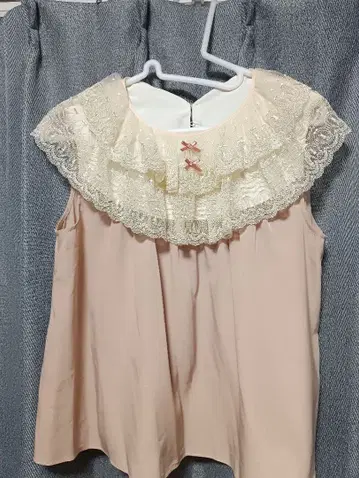 프랑슈리페 블랙 토끼 레이스 블라우스