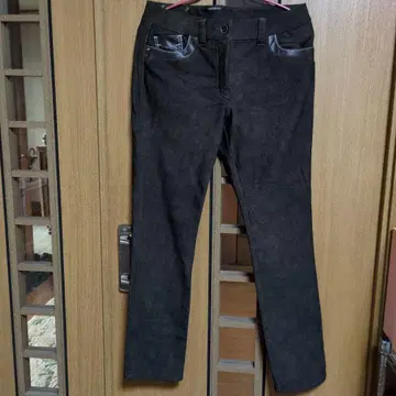 이타리야 다크 브라운 슬림핏 팬츠 안감 플리스