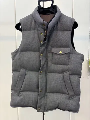 리센시 오브 마인 (아바하우스) 그레이 다운 베스트 프론트 포켓 부착