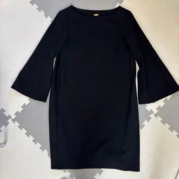 뮤즈 두지엠 클라세 칠부 소매 원피스 블랙