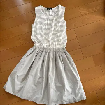 슬리브리스 원피스 화이트 그레이