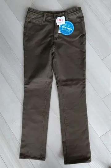 브라운 슬림핏 캐주얼 팬츠