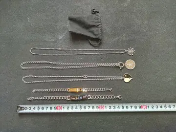 하트형 참 포함 목걸이