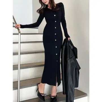 [ 새상품 택 포함 ] 리젝시 골드 버튼 타이트 니트 원피스 블랙