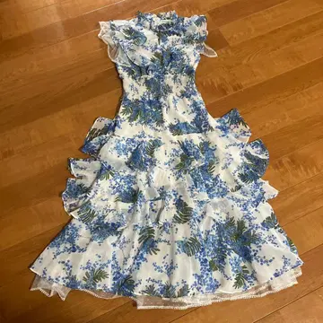 프릴 꽃무늬 슬리브리스 원피스