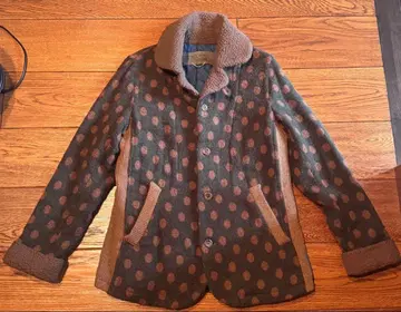 다크 그린 도트 무늬 자켓