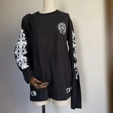 블랙 긴팔 셔츠