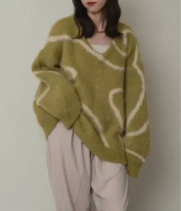 V넥 뉴앙스 니트 그린 raffime 프리 사이즈