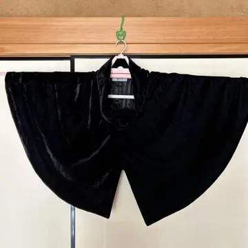 일본 의류용 블랙 벨벳 판초 케이프 코트