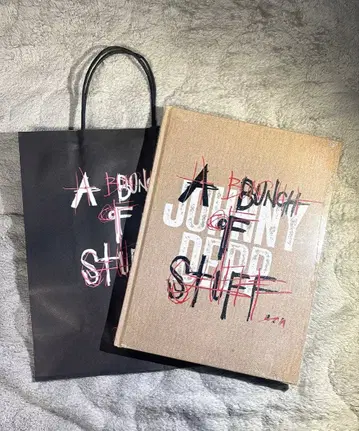 새상품 A Bunch of Stuff 전시회 북 영문판 쇼핑백 포함