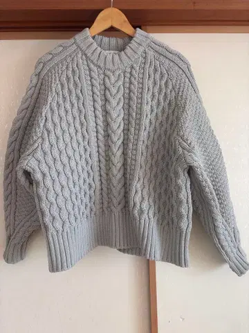 미사용 비어즐리 풀오버 니트 그레이 정가 28600