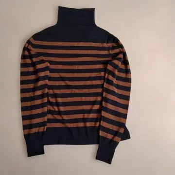 마가렛호웰 JOHN SMEDLEY 보틀넥 스웨터