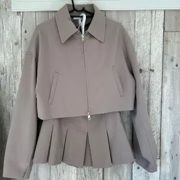 Chico 크롭 자켓 플리츠 스커트 셋업