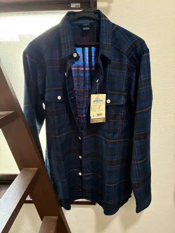 [ 새상품 ] 메리노울 레일 셔츠 울 100% M 사이즈