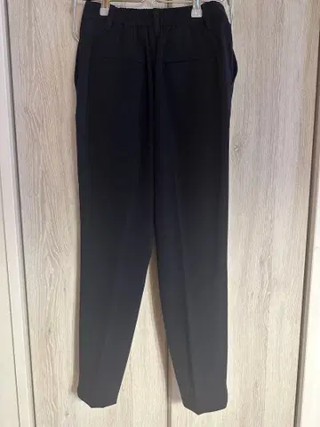 플라스테 테이퍼드 팬츠 네이비