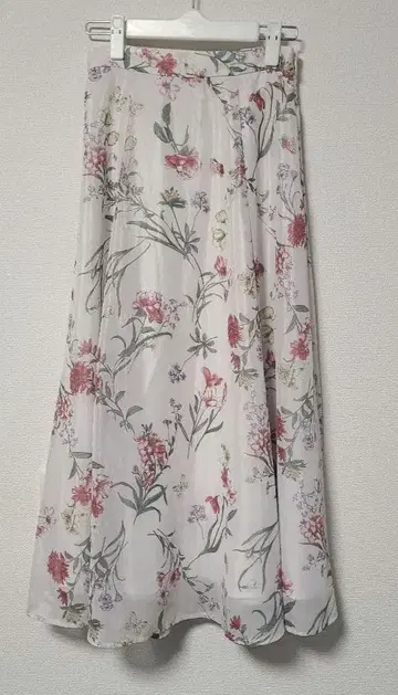 [Noela] 꽃무늬 플라워 프린트 플레어 스커트 화이트 청순