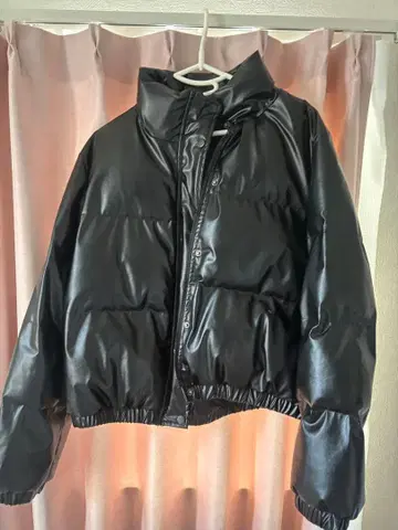 블랙 숏 다운 자켓