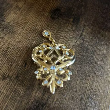 골드 플라워 하트 모티브 브로치