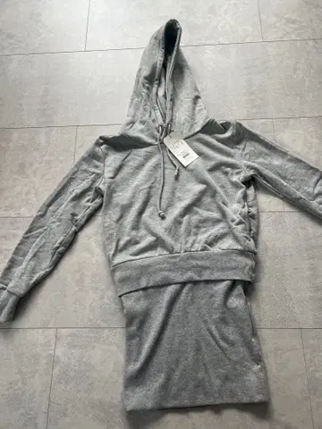 GYDA 후드 부착 그레이 니트 원피스