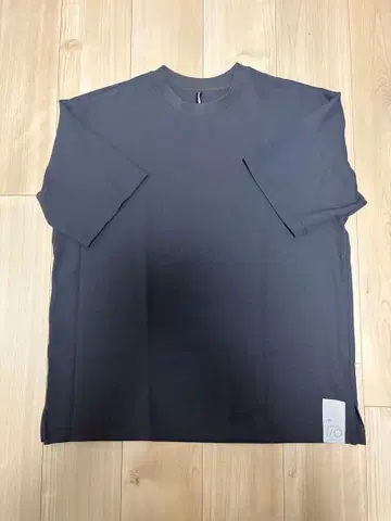 데상트 얼터레인 T셔츠