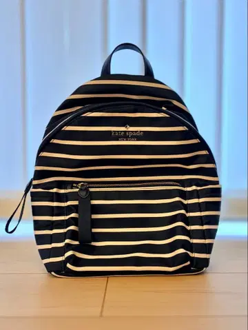 케이트 스페이드 블랙 스트라이프 백팩