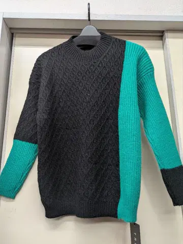 겨울 상품 TRUBE 멋지고 귀여운 디자인 니트 스웨터