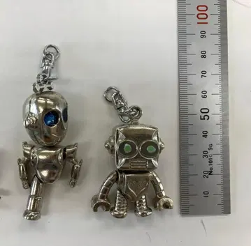 5 로봇형 메탈 키링 2개