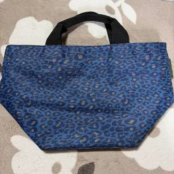 에르베샤 펠리에 토트 M 블루 팬서