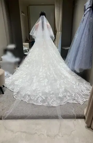 클라우디아 펄 장식 화이트 튤 웨딩 베일