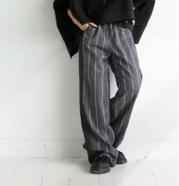 새상품 안티카 스트라이프 패턴 절개 팬츠 레귤러