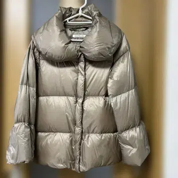 NATURAL BEAUTY BASIC 다운 자켓 숏 브라운