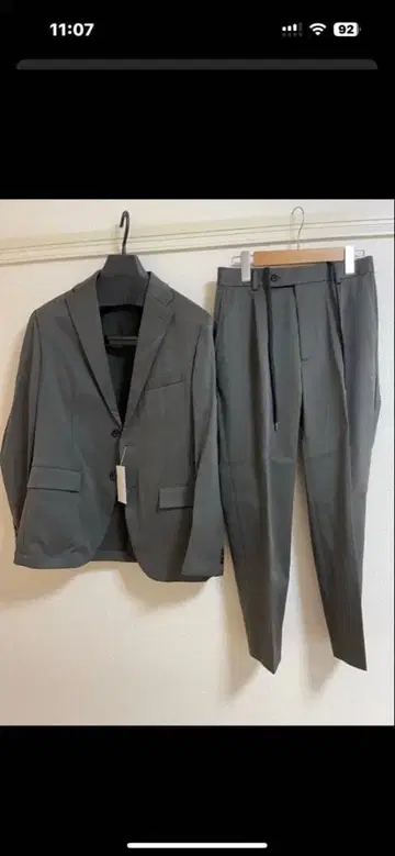 [ 새상품 ] 액티브 새틴 셋업/자켓&이지 팬츠