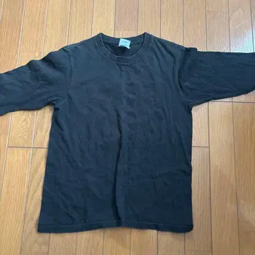 블랙 긴팔 티셔츠 뒷면 프린트