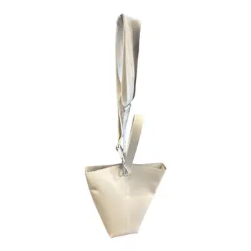 [ 가격 인하 가능 ] KARA NEW YORK 2May 버킷백 화이트