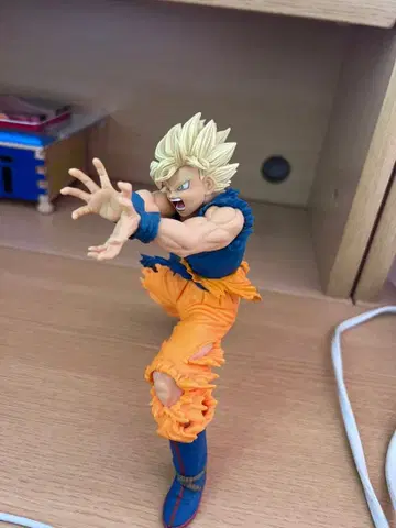 드래곤볼 손오공 피규어