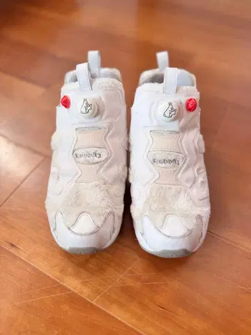 atmos x #FR2 x Reebok 콜라보 스니커즈