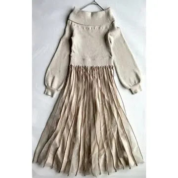 리젝시 오프숄더 니트 원피스 시어 플리츠 스커트 아이보리