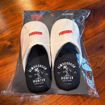 쓰리코인즈 기묘한 이야기 슬리퍼 M 화이트