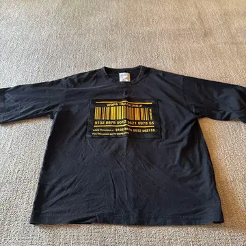 SHAREEF 블랙 티셔츠