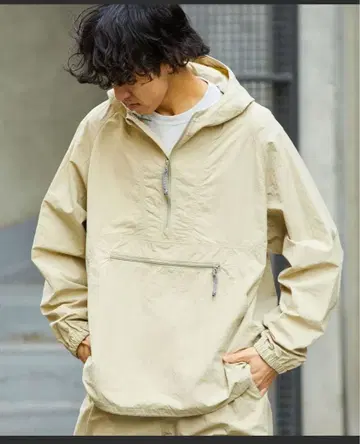 베이지 나일론 후드 자켓